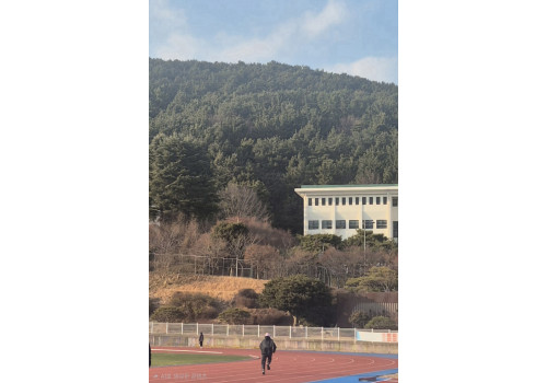 붉은 트랙 위를 달리다.